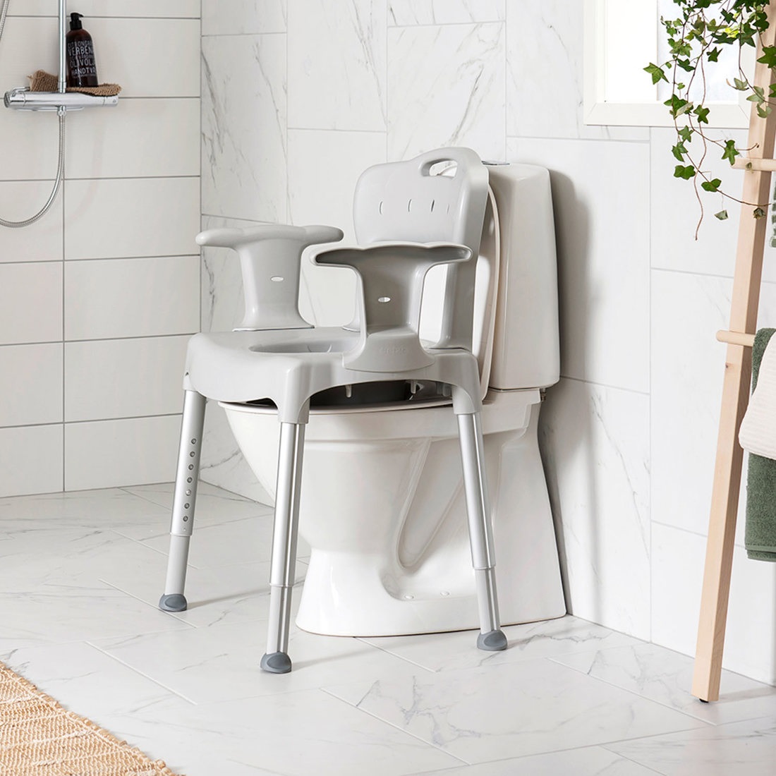 Кресло-стул с санитарным оснащением Swift RU (НКМИ 220280) фото 2