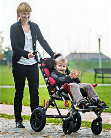 Как правильно посадить в коляске ребенка с ДЦП Как правильно посадить в коляске ребенка с ДЦП